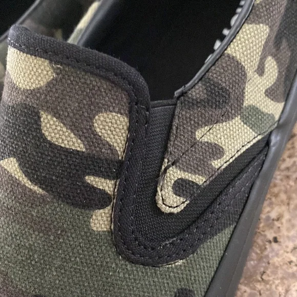 NWT Hurley Kayo Slip on Sneaker Shoe Camo and Black 10.5 M - Picture 6 of 14